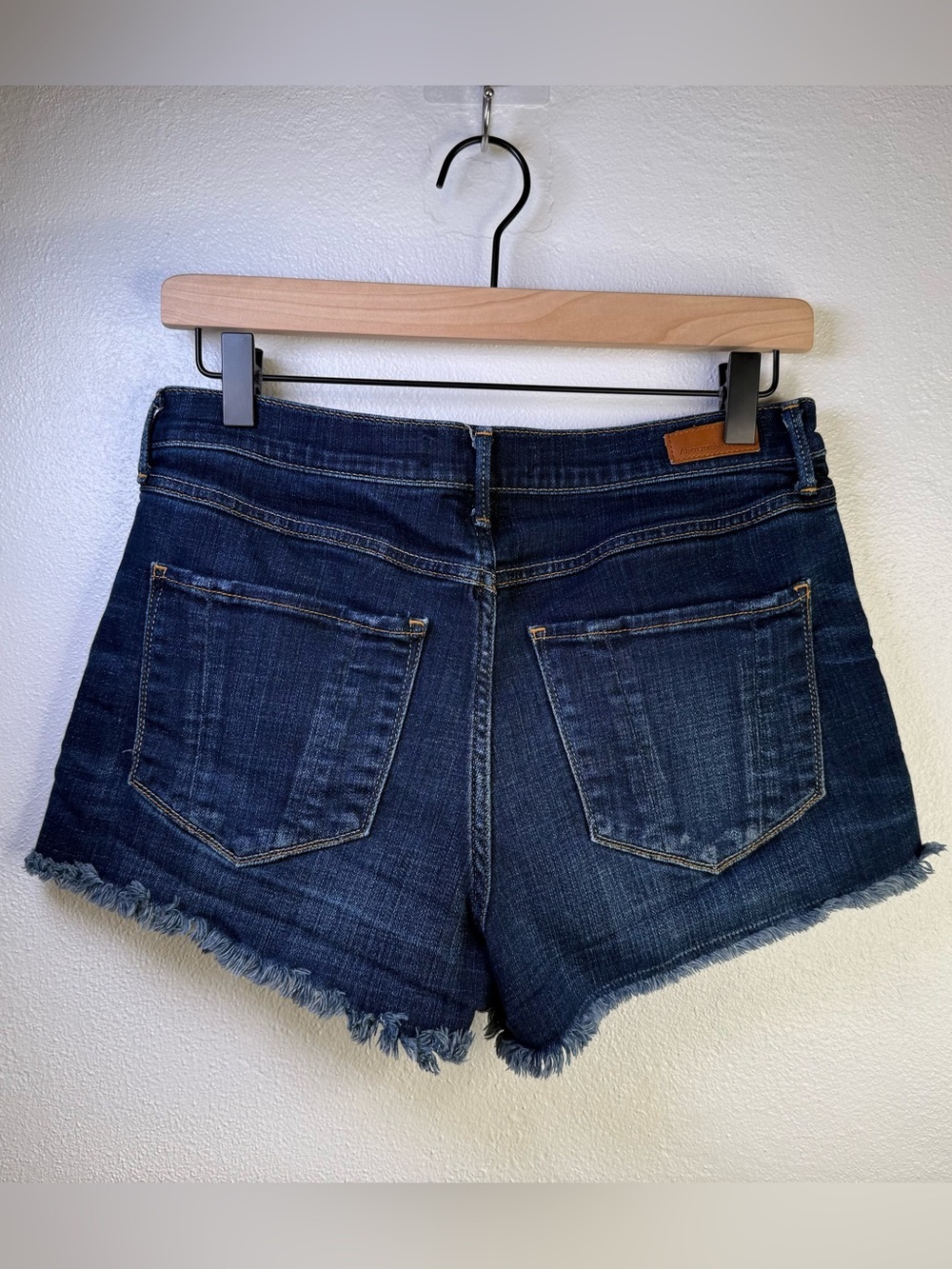 Abercrombie & Fitch Women’s Mid Rise Denim Jean Micro Shorts Size 29 - Picture 6 of 14